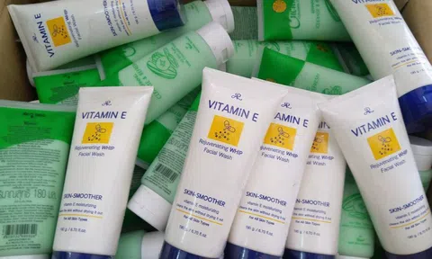 Lại phát hiện cửa hàng nhập mỹ phẩm trôi nổi bán kiếm lời